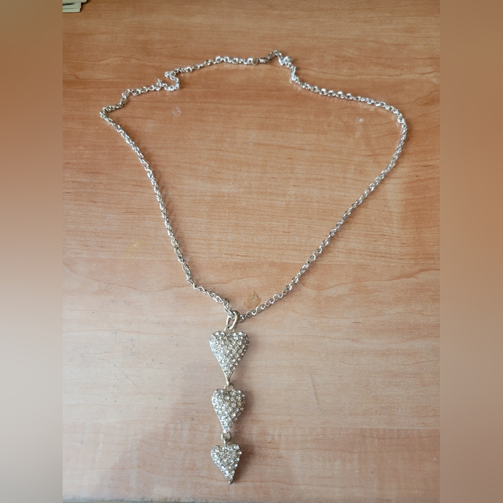 Elegant Silver Heart Pendant Necklace.